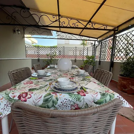 - La Terrazza Al Mare- & Free Parking- Apartman *